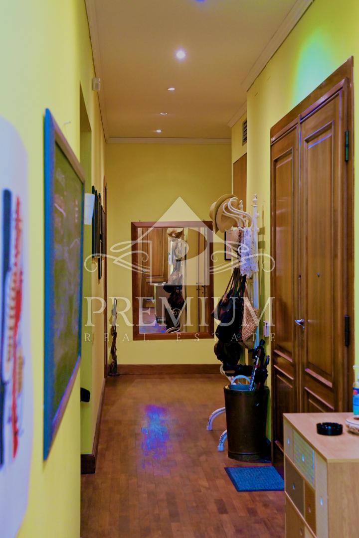 SPAZIOSO APPARTAMENTO A  CENTRO, VICINO AL MARE