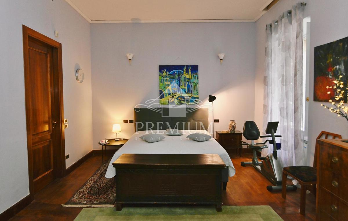 SPAZIOSO APPARTAMENTO A  CENTRO, VICINO AL MARE