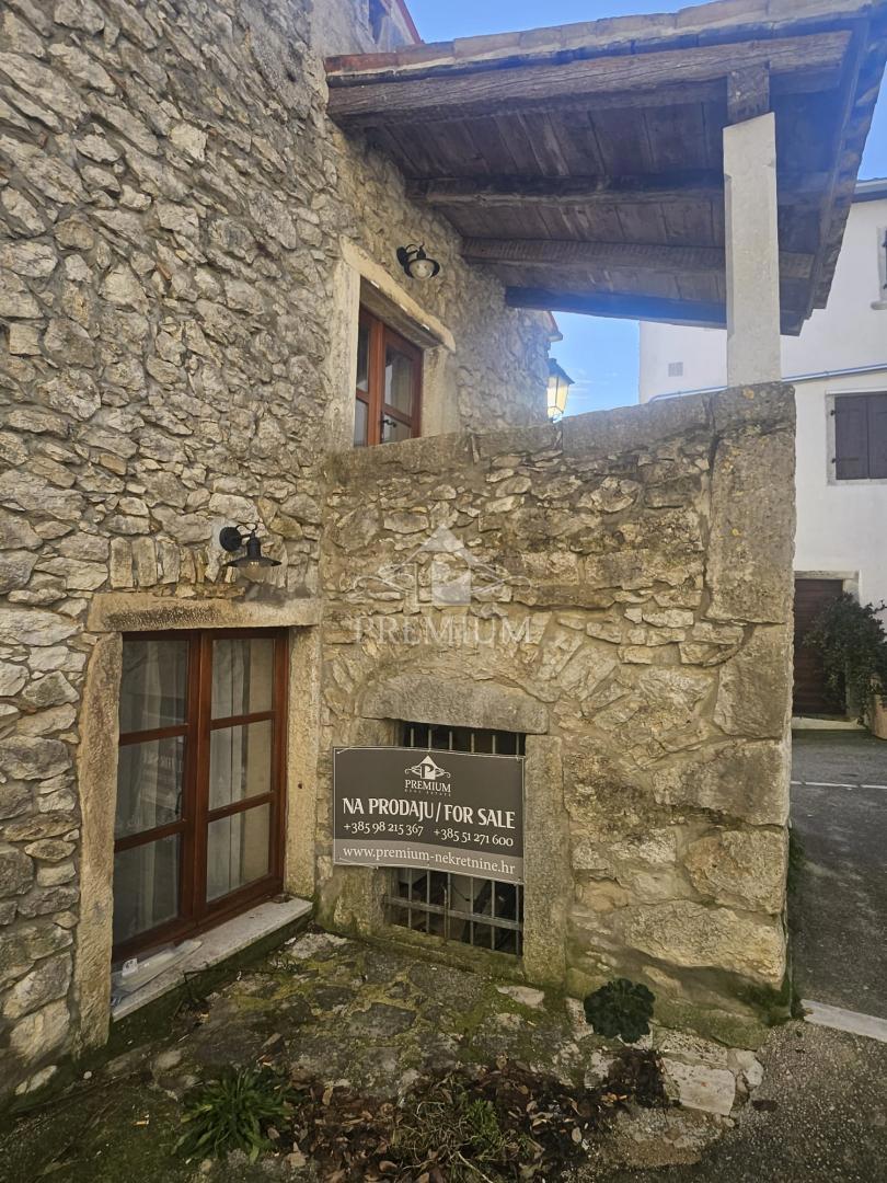 VECCHIA CASA IN PIETRA RISTRUTTURATA