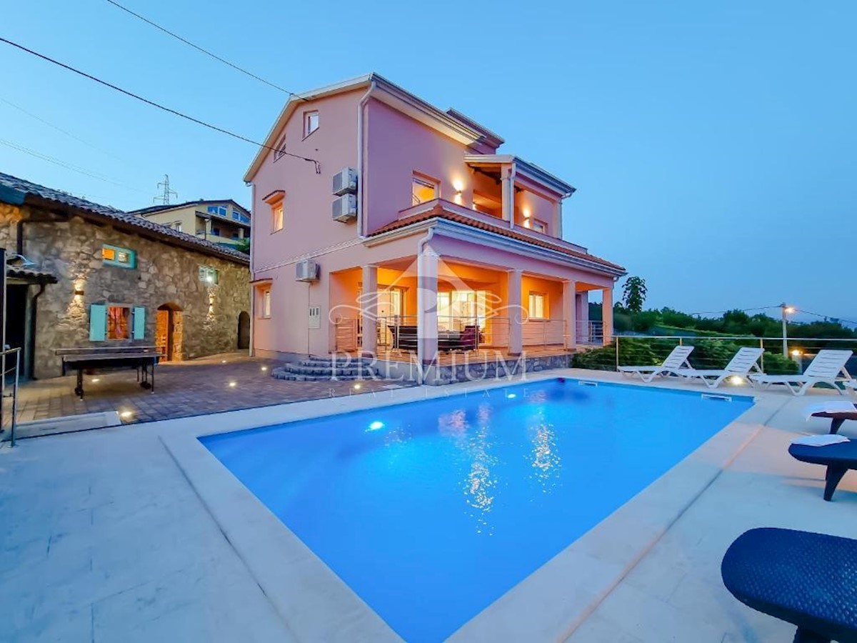 CASA CON PISCINA, VISTA MARE