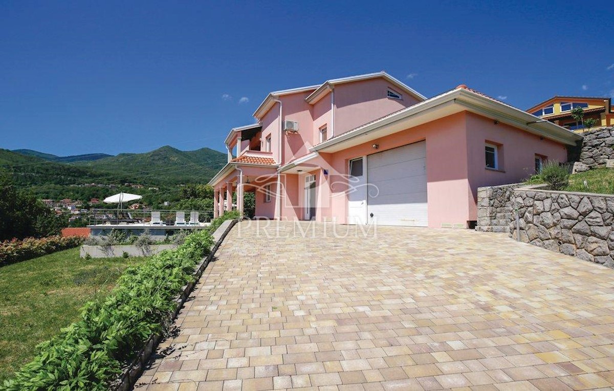 CASA CON PISCINA, VISTA MARE