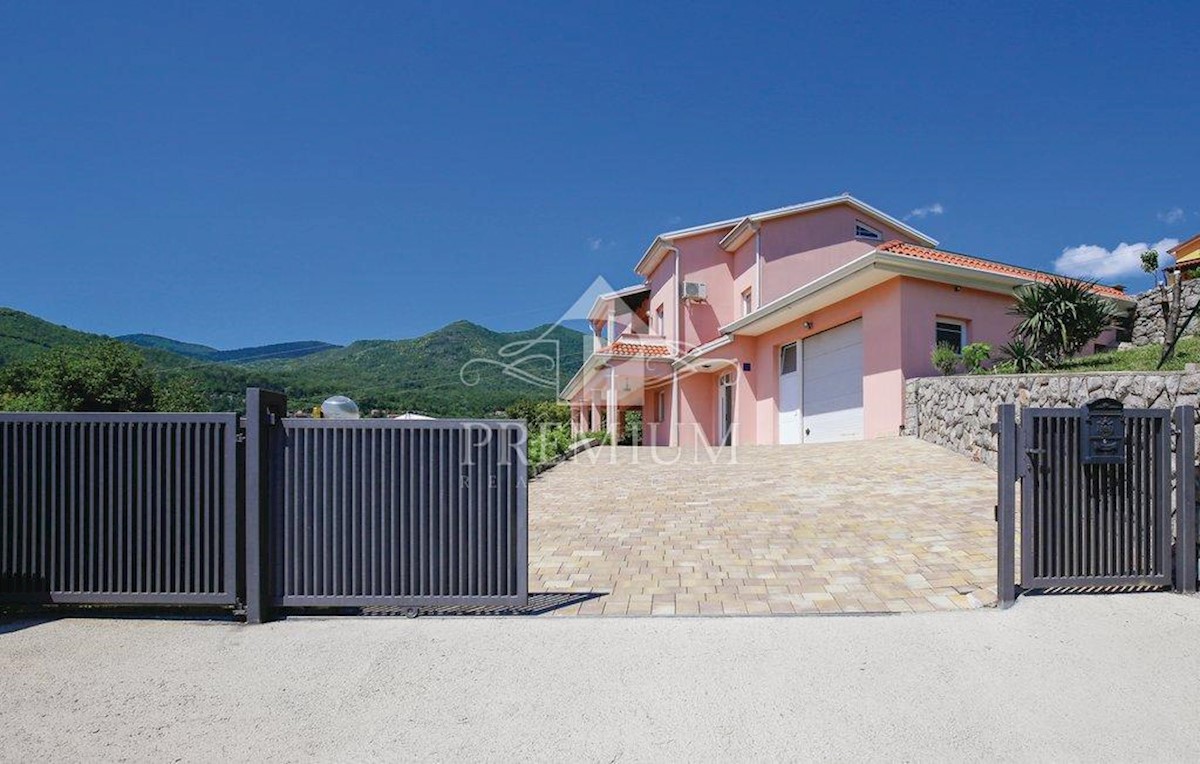 CASA CON PISCINA, VISTA MARE