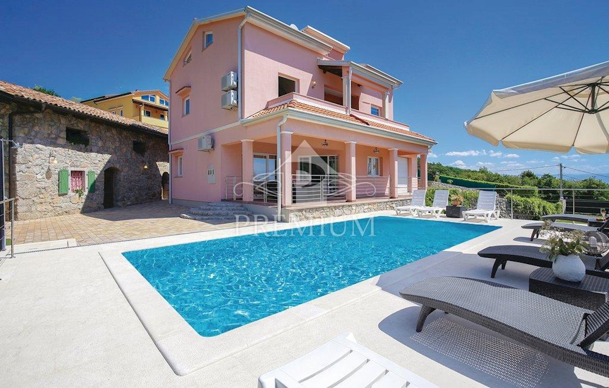 CASA CON PISCINA, VISTA MARE