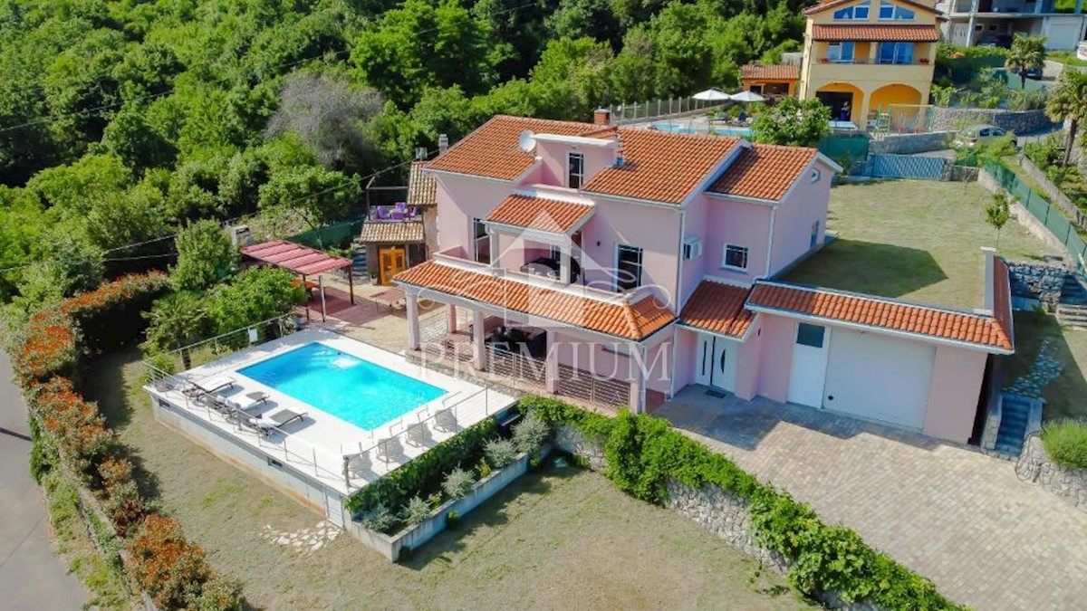 CASA CON PISCINA, VISTA MARE