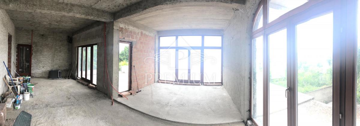 APPARTAMENTO DUPLEX A ROH-BAU PERFORMANCE 187,30 m2, IN UNA POSIZIONE UNICA