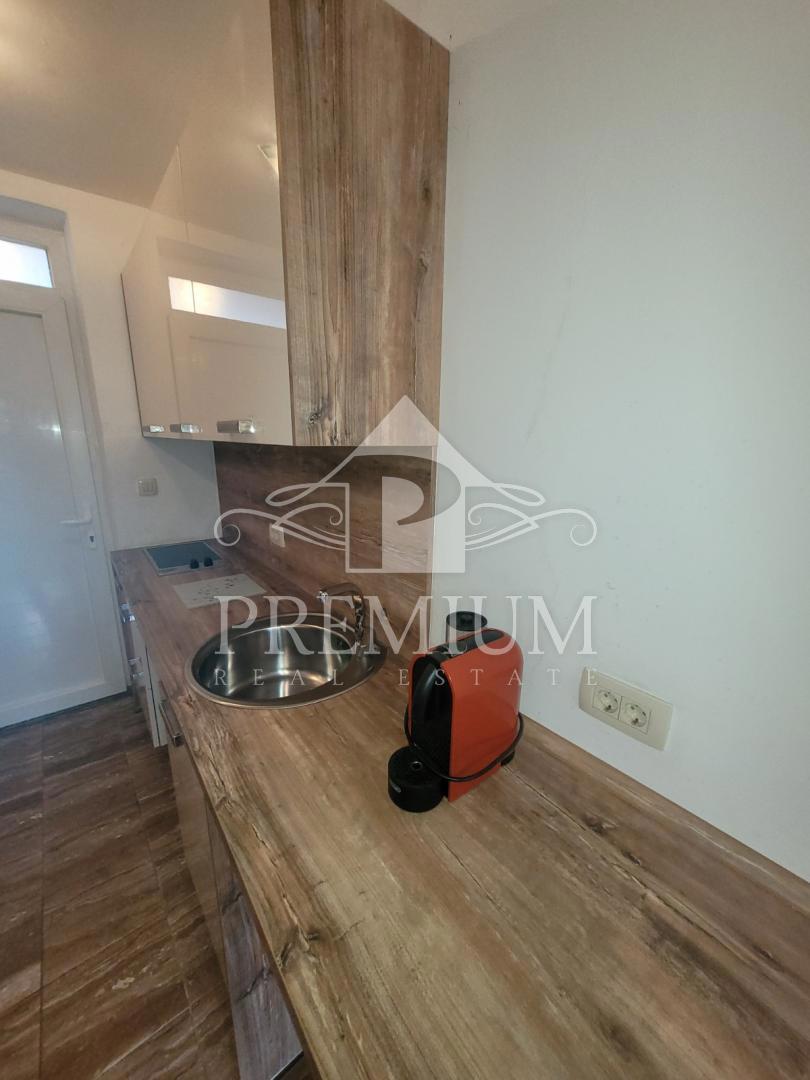 MONOLOCALE, 16 m2, vicino al centro