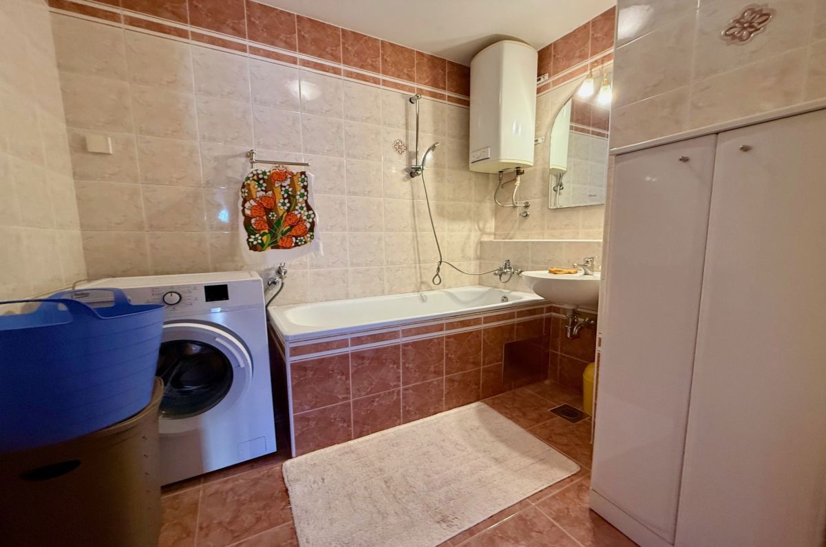 Apartamento, per la vendita, Fiume, Croazia, 81 m2, 305.000,00 EUR