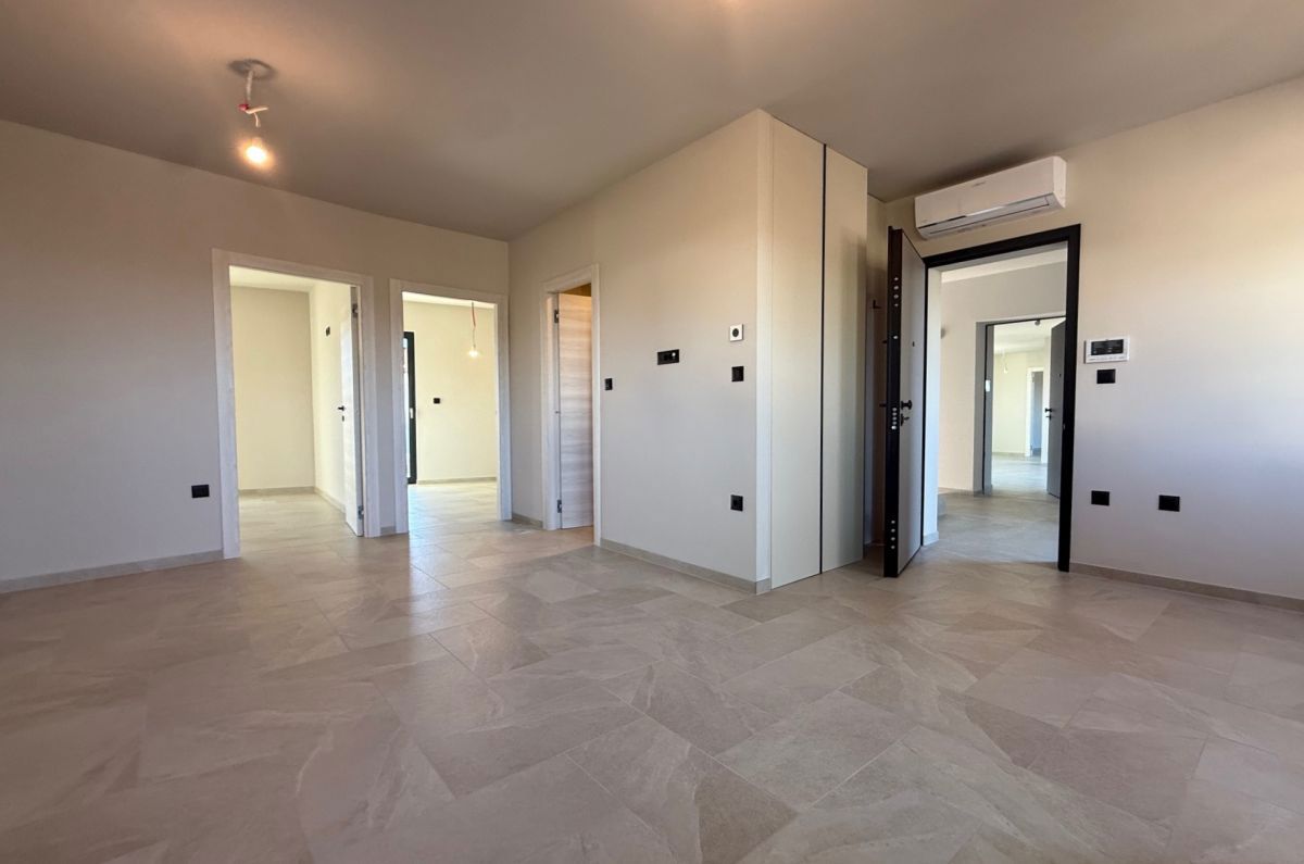 Appartamento, per la vendita, Omišalj, Croazia, 97 m2, 235.000,00 EUR