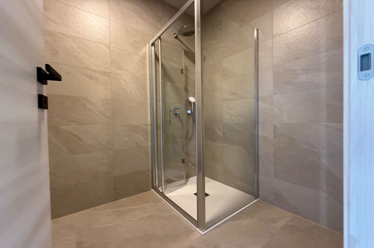 Appartamento, per la vendita, Omišalj, Croazia, 97 m2, 235.000,00 EUR