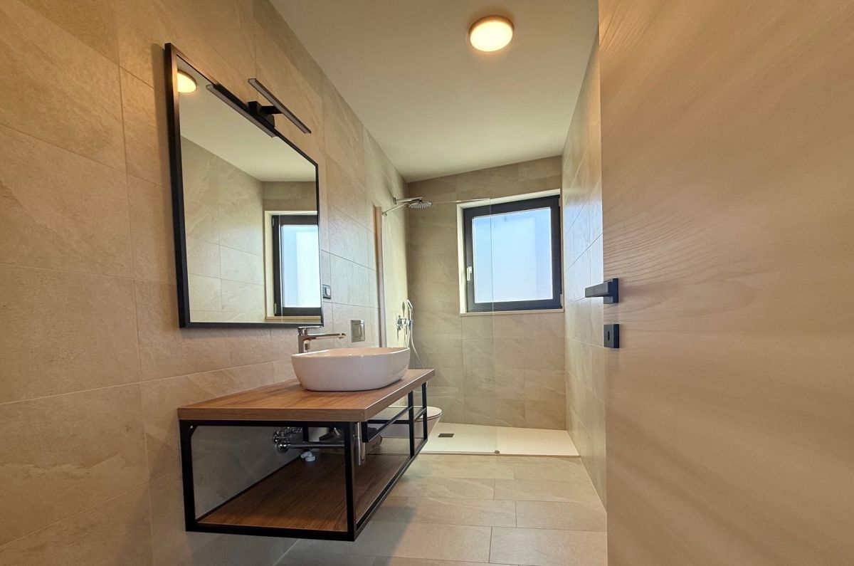 Appartamento, per la vendita, Omišalj, Croazia, 69 m2, 220.000,00 EUR