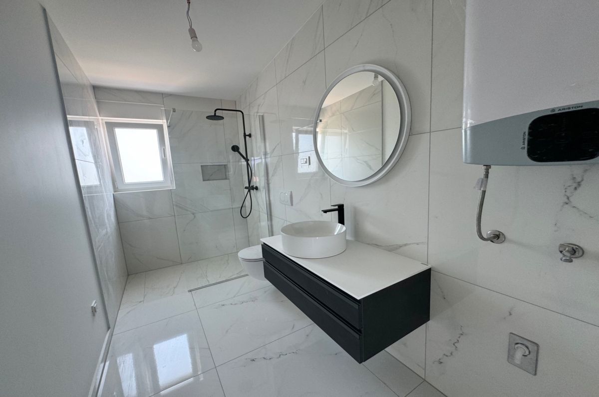 Appartamento, per la vendita, Malinska, Croazia, 115 m2, 470.000,00 EUR