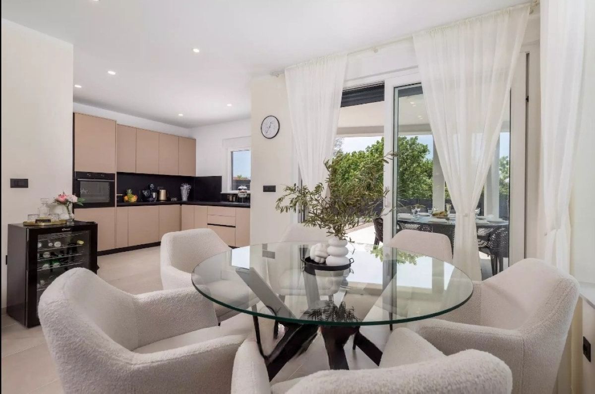 Casa, per la vendita, Vrbnik, Croazia, 175 m2, 695.000,00 EUR