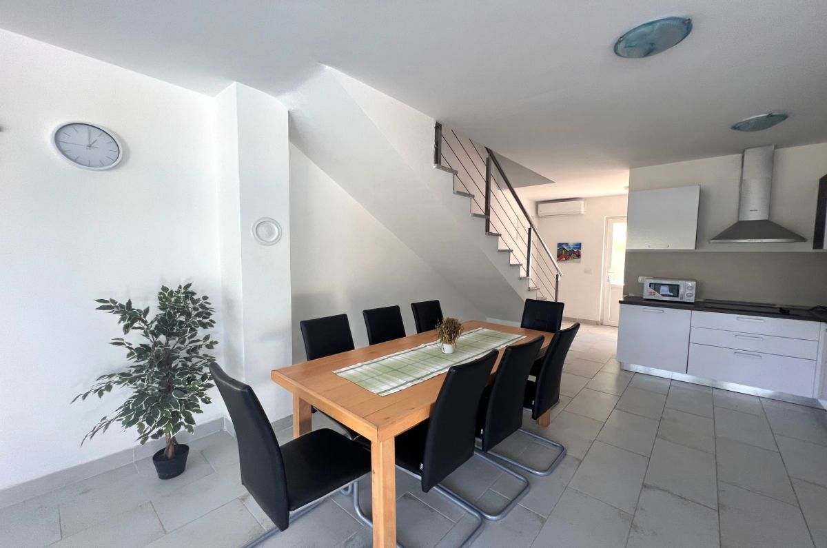 Appartamento, per la vendita, Malinska, Croazia, 76 m2, 330.000,00 EUR