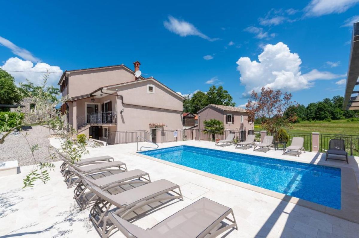 Casa, per la vendita, Pićan, Croazia, 420 m2, 1.200.000,00 EUR