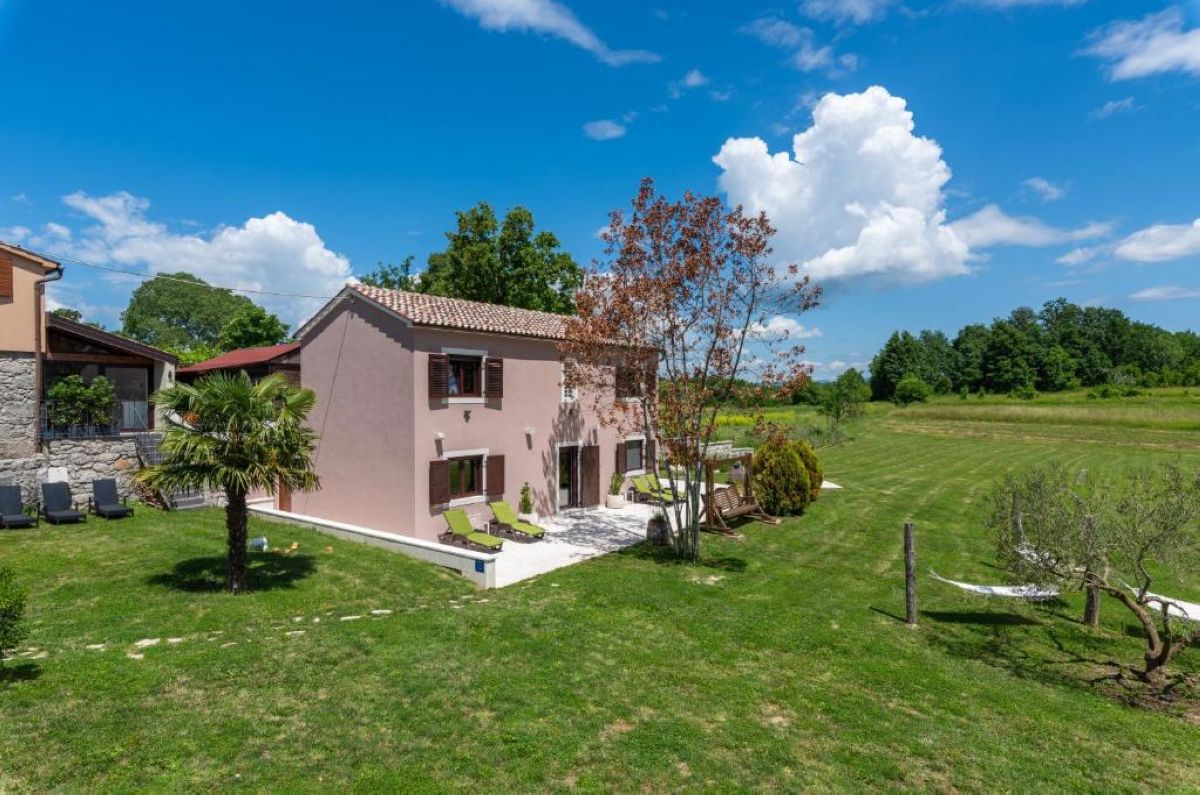 Casa, per la vendita, Pićan, Croazia, 420 m2, 1.200.000,00 EUR