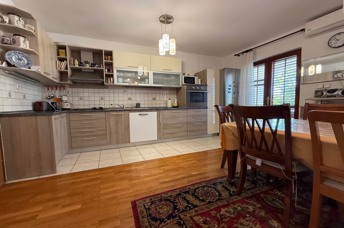 Casa, per la vendita, Città diKrk, Croazia, 250 m2, 550.000,00 EUR