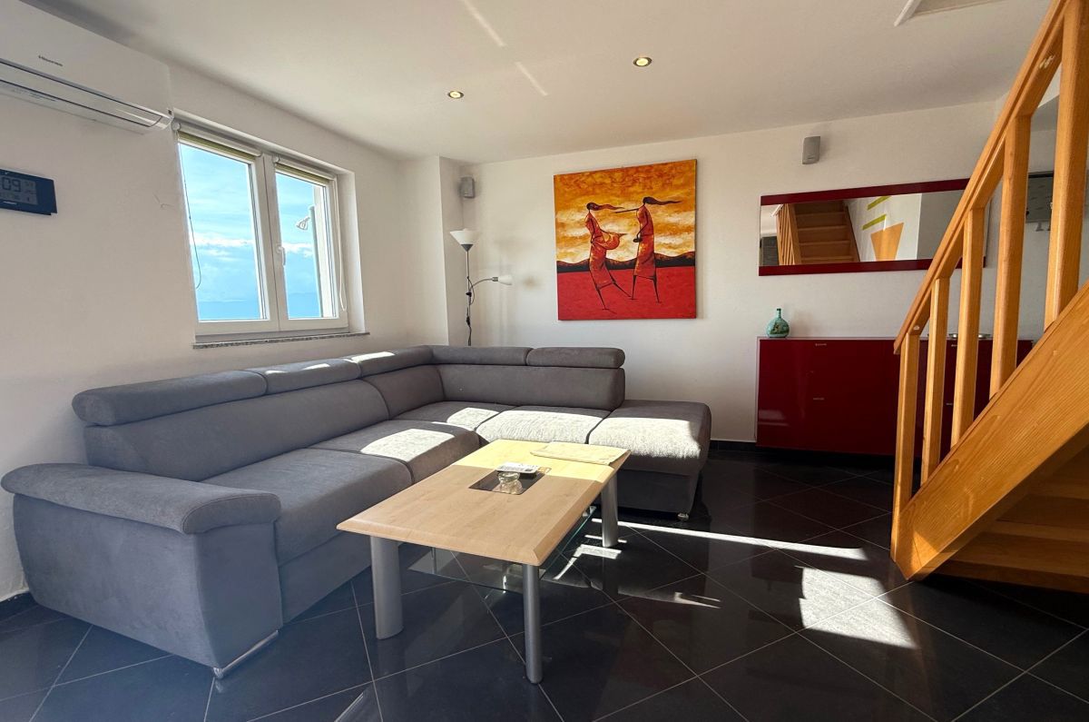 Appartamento, per la vendita, Omišalj, Croazia, 72 m2, 175.000,00 EUR