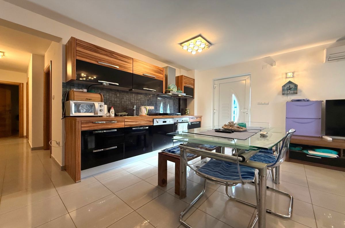 Appartamento, per la vendita, Malinska, Croazia, 52 m2, 279.000,00 EUR