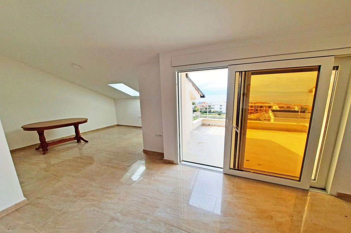 Appartamento, per la vendita, Njivice, Croazia, 67 m2, 320.000,00 EUR