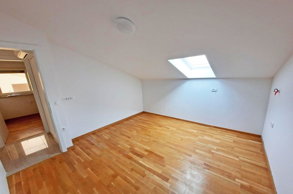 Appartamento, per la vendita, Njivice, Croazia, 67 m2, 320.000,00 EUR