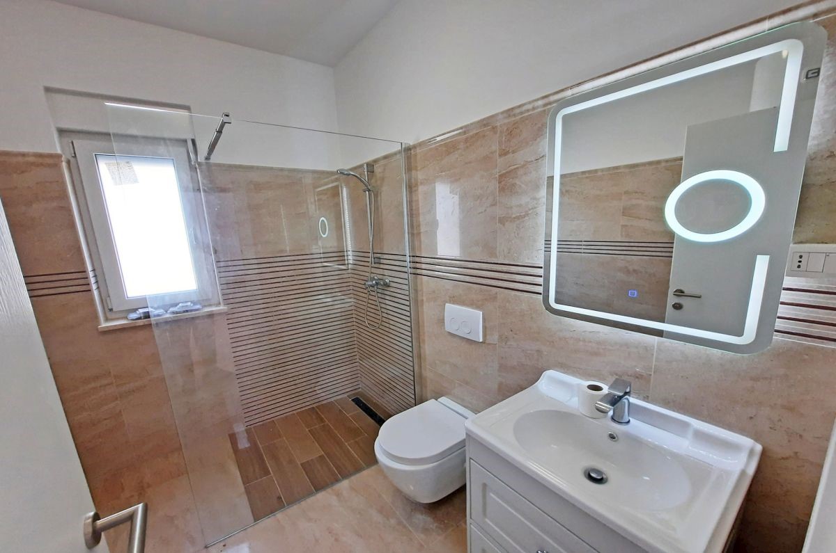 Appartamento, per la vendita, Njivice, Croazia, 67 m2, 320.000,00 EUR