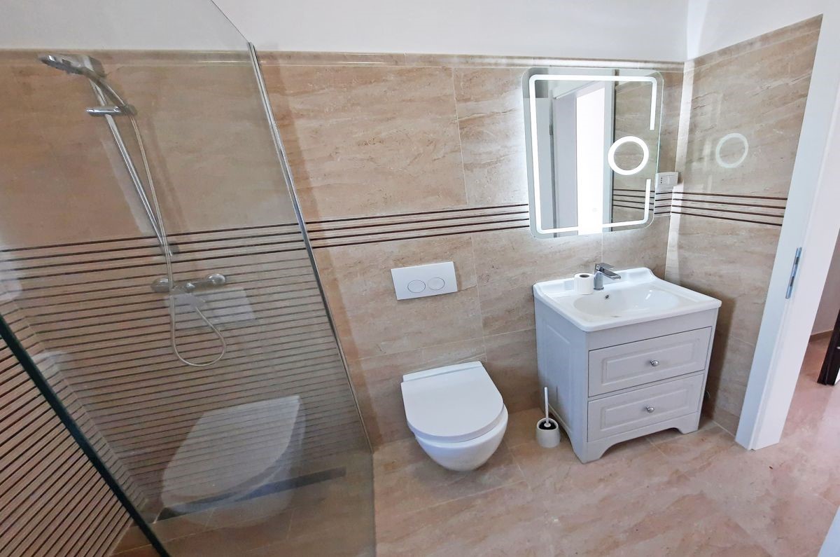 Appartamento, per la vendita, Njivice, Croazia, 67 m2, 320.000,00 EUR