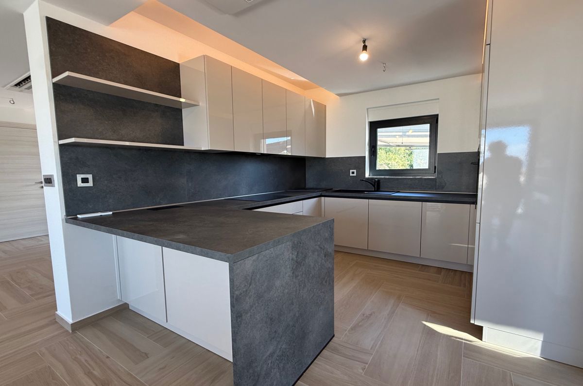 Casa, per la vendita, Malinska, Croazia, 193 m2, 1.395.000,00 EUR