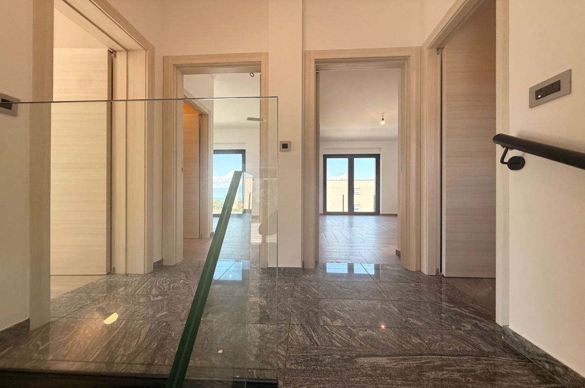 Casa, per la vendita, Malinska, Croazia, 193 m2, 1.395.000,00 EUR