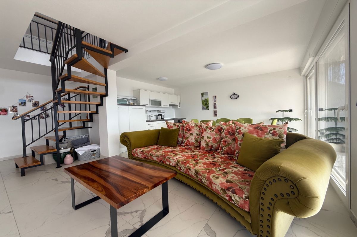 Appartamento, per la vendita, Omišalj, Croazia, 99 m2, 400.000,00 EUR