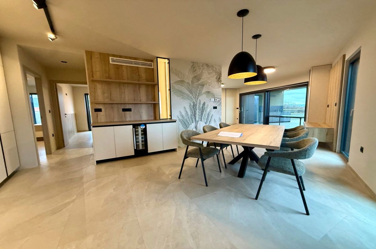 Appartamento, per la vendita, Omišalj, Croazia, 168 m2, 485.000,00 EUR