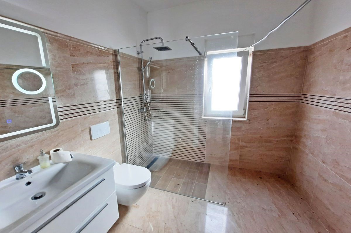 Appartamento, per la vendita, Njivice, Croazia, 67 m2, 320.000,00 EUR