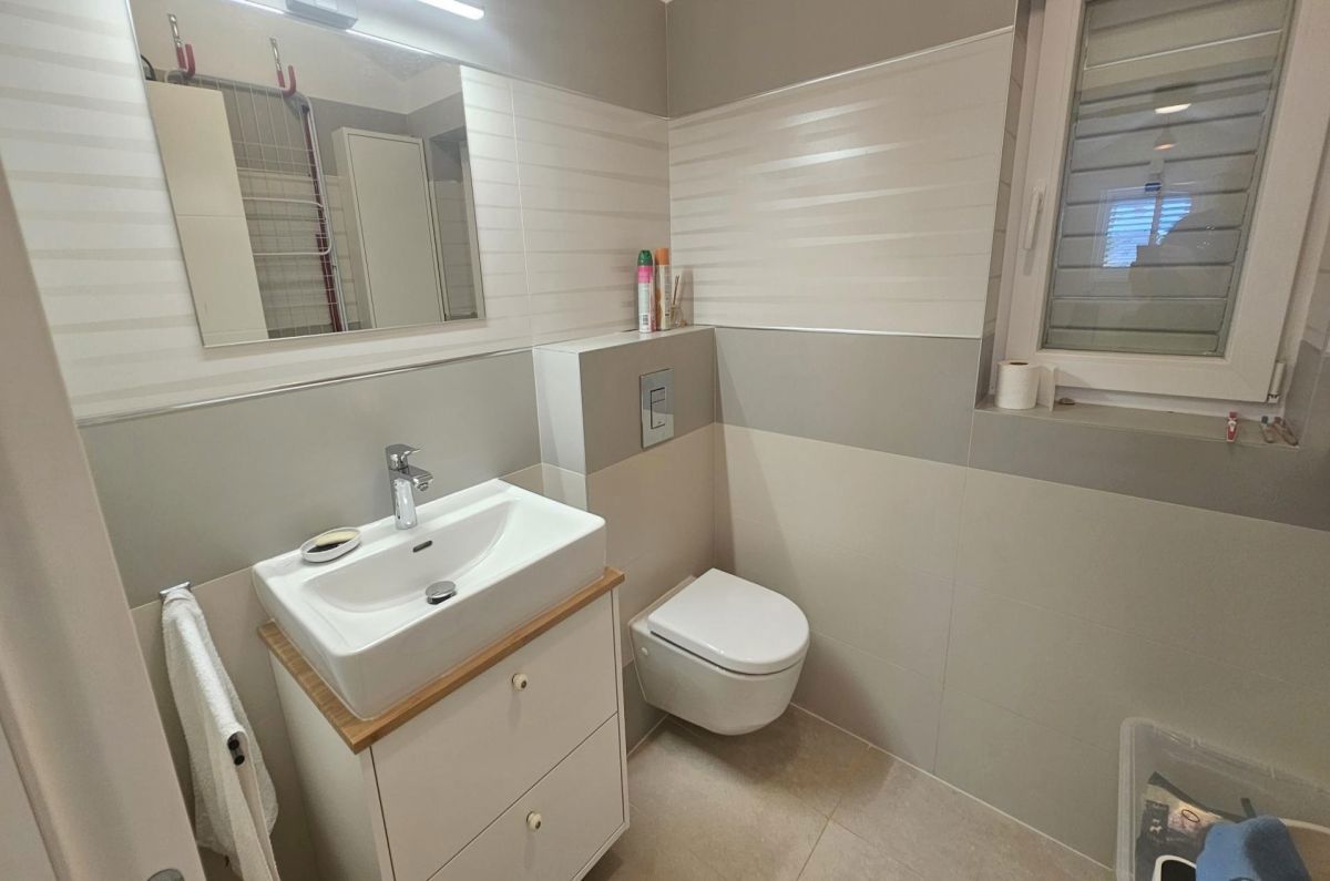 Appartamento, per la vendita, Malinska, Croazia, 90 m2, 370.000,00 EUR