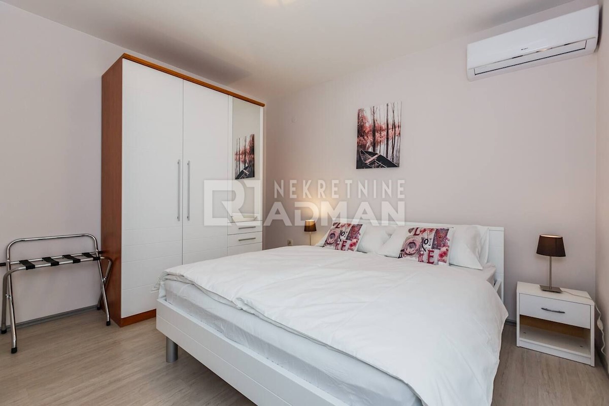 Appartamento Kaštel Lukšić, Kaštela, 400m2
