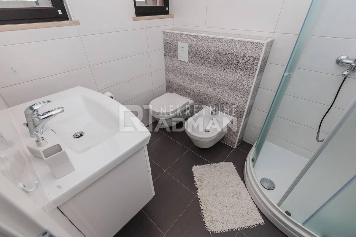 Appartamento Kaštel Lukšić, Kaštela, 400m2