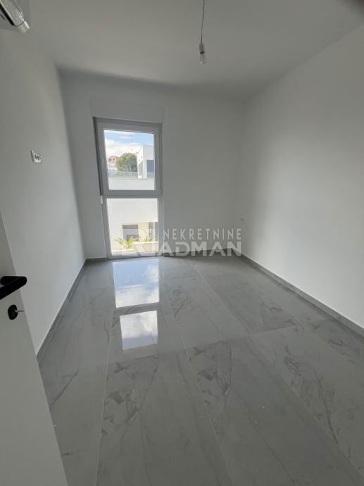 Appartamento Okrug Gornji, Okrug, 146,30m2