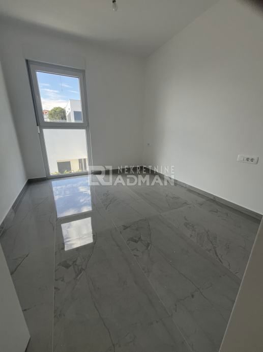 Appartamento Okrug Gornji, Okrug, 146,30m2