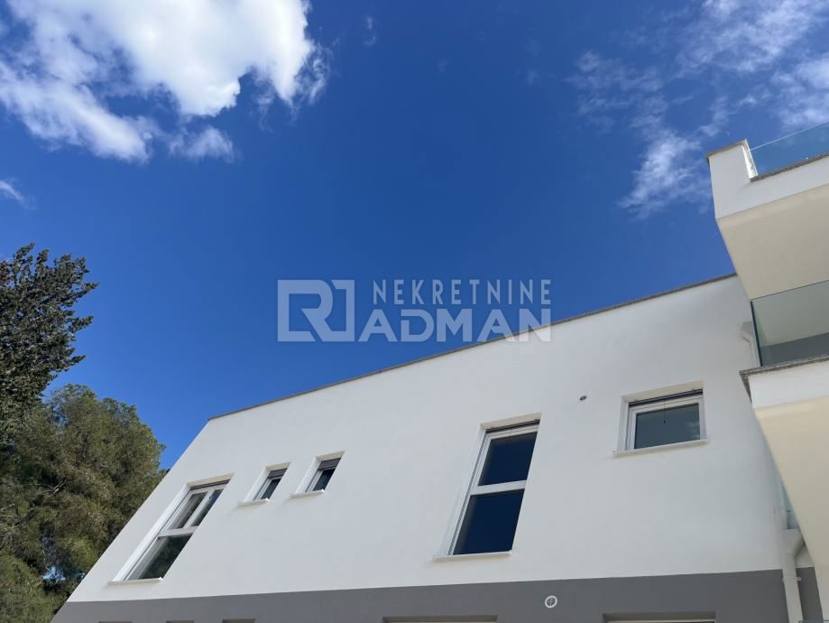 Appartamento Okrug Gornji, Okrug, 146,30m2