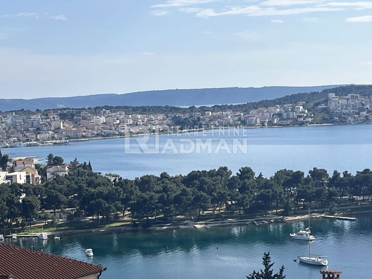 Appartamento Okrug Gornji, Okrug, 146,30m2