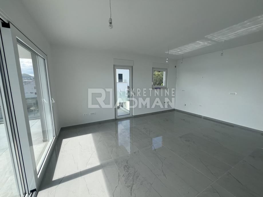 Appartamento Okrug Gornji, Okrug, 146,30m2