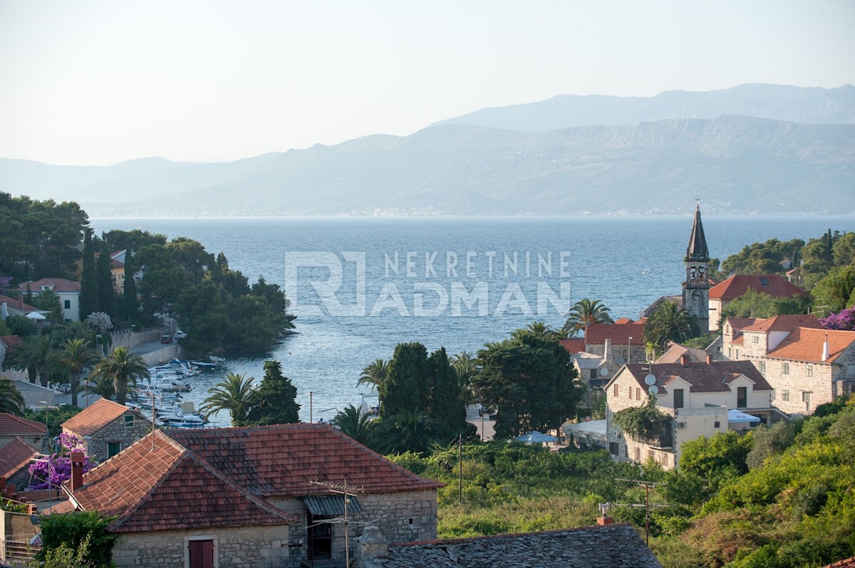 ISLANDSplitska, Supetar, 330m2