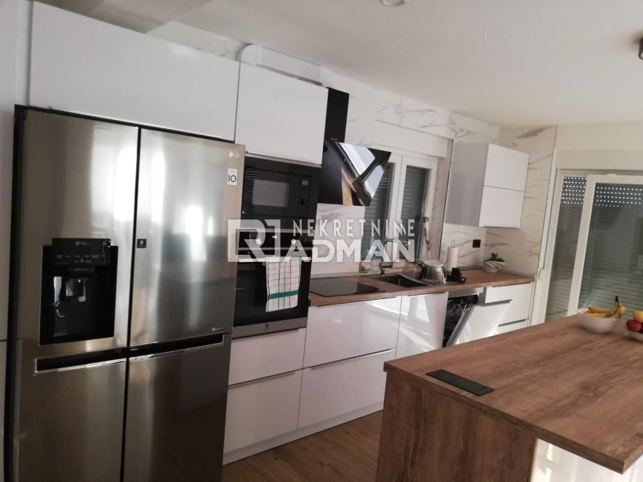 Casa Kaštel Sućurac, Kaštela, 380m2