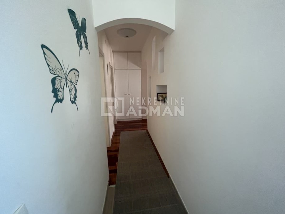 Appartamento Okrug Gornji, Okrug, 105m2