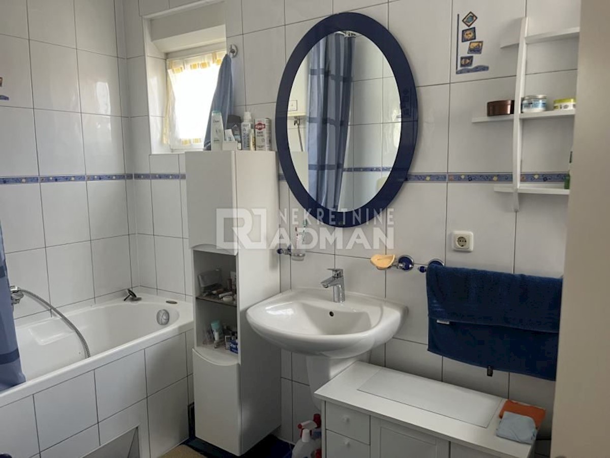 Appartamento Okrug Gornji, Okrug, 105m2