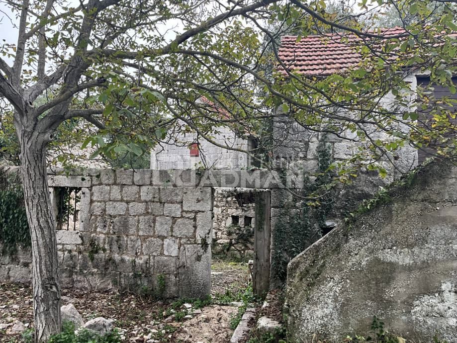 Casa Radošić, Lećevica, 85m2