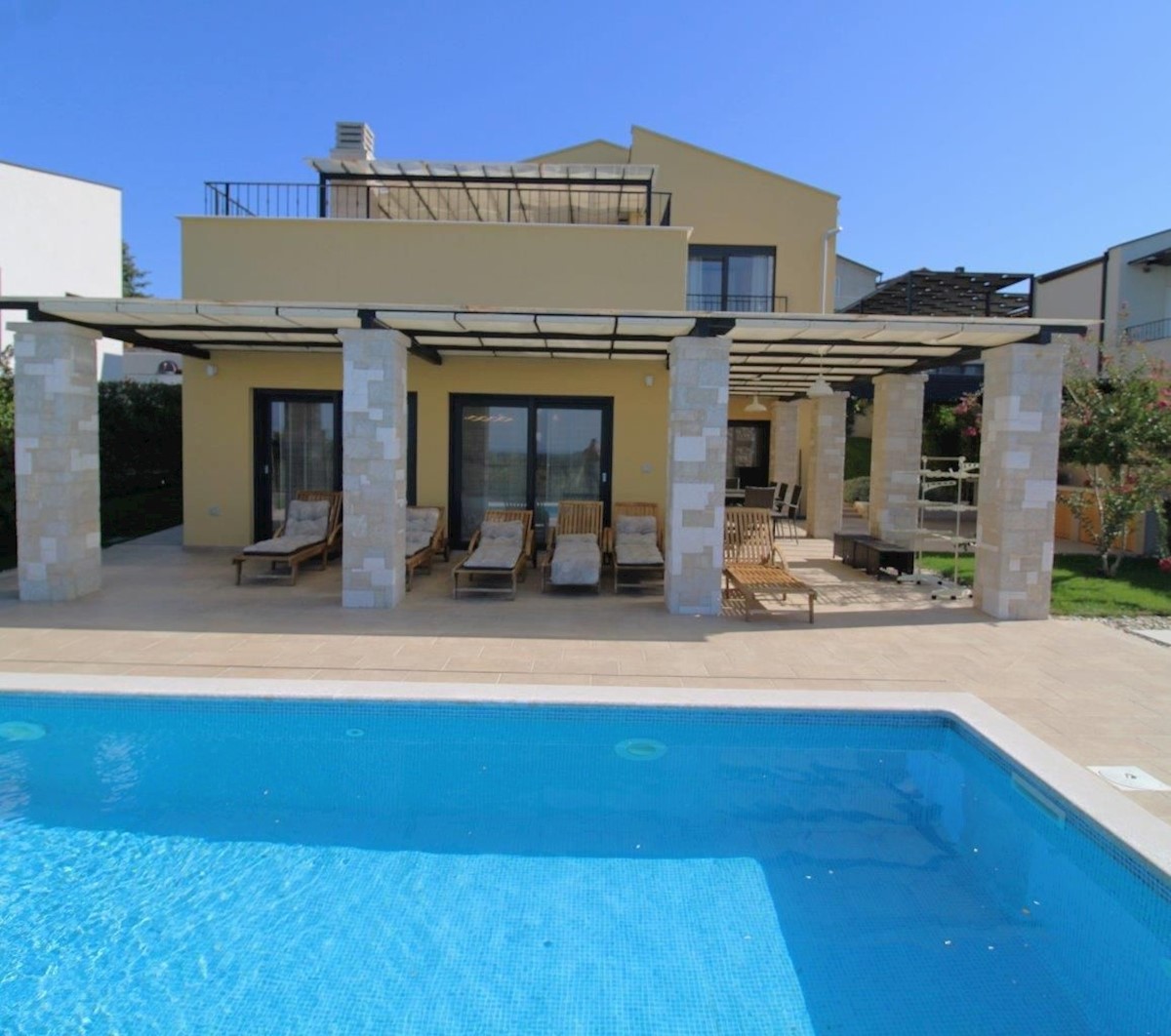 UMAGO-VILLA CON PISCINA E VISTA MARE PANORAMICA