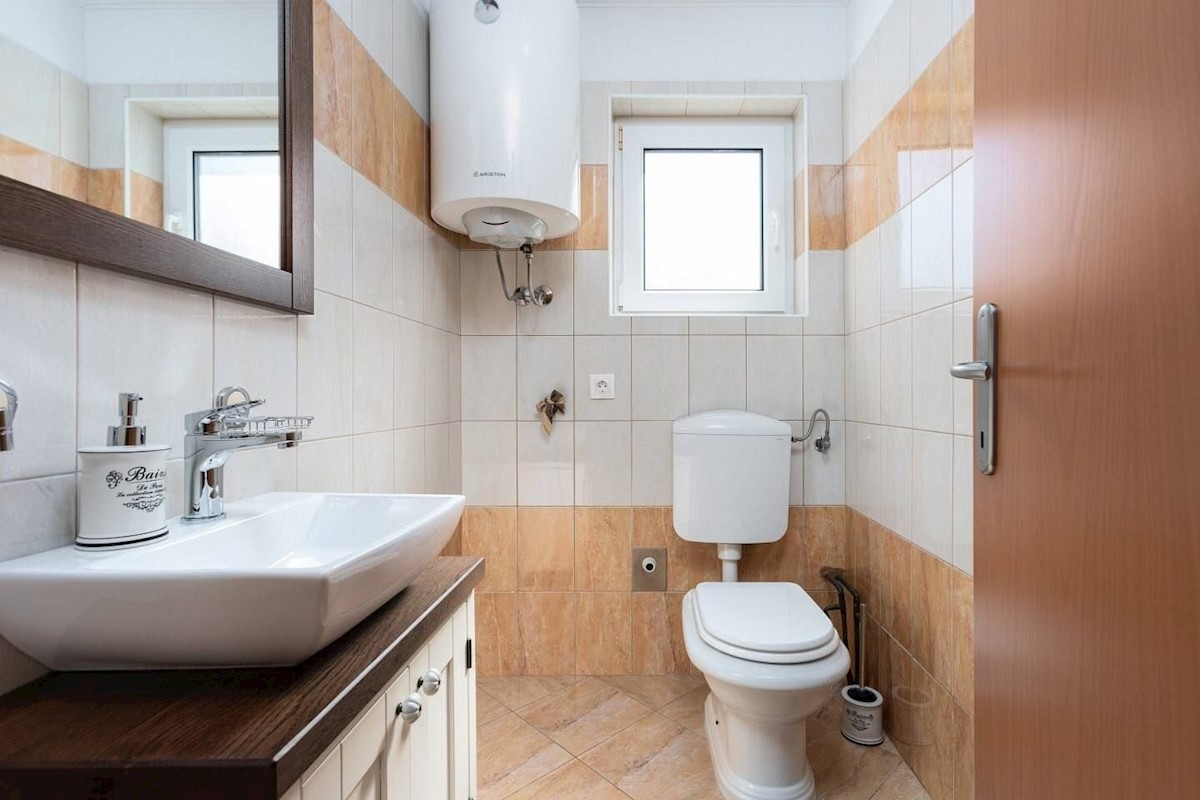 PARENZO DINTORNI - CASA A SCHIERA  IN VENDITA