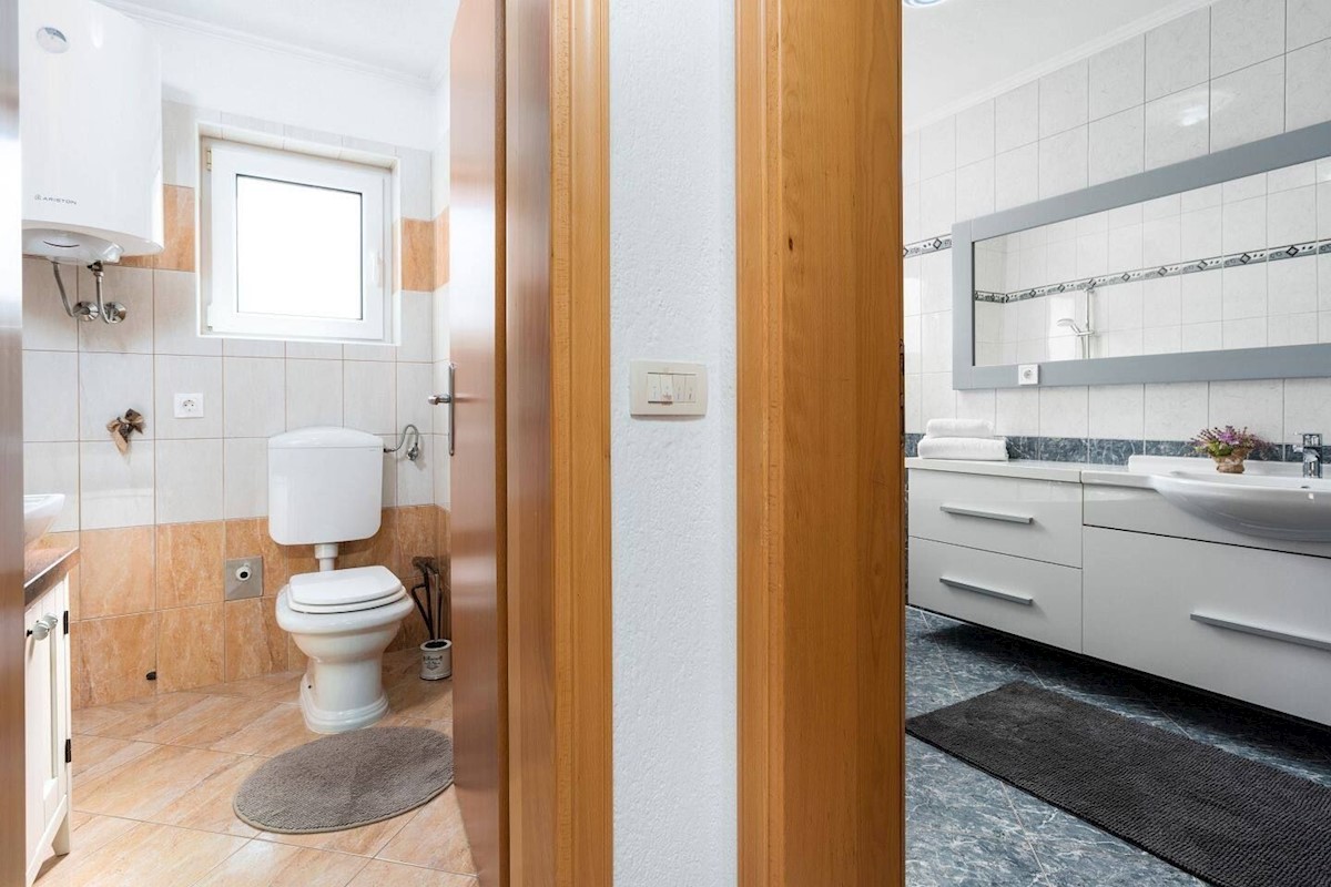 PARENZO DINTORNI - CASA A SCHIERA  IN VENDITA
