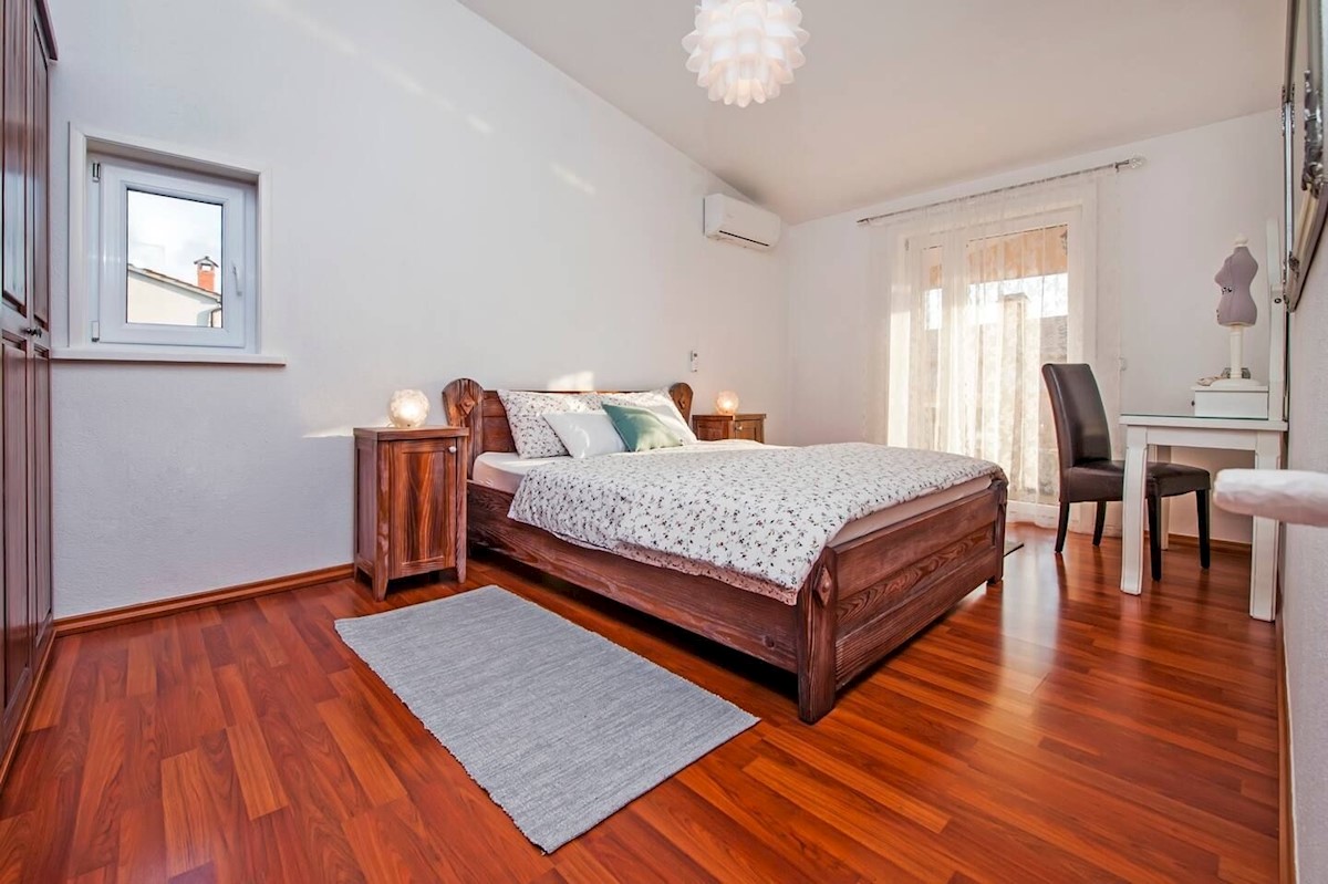 PARENZO DINTORNI - CASA A SCHIERA  IN VENDITA