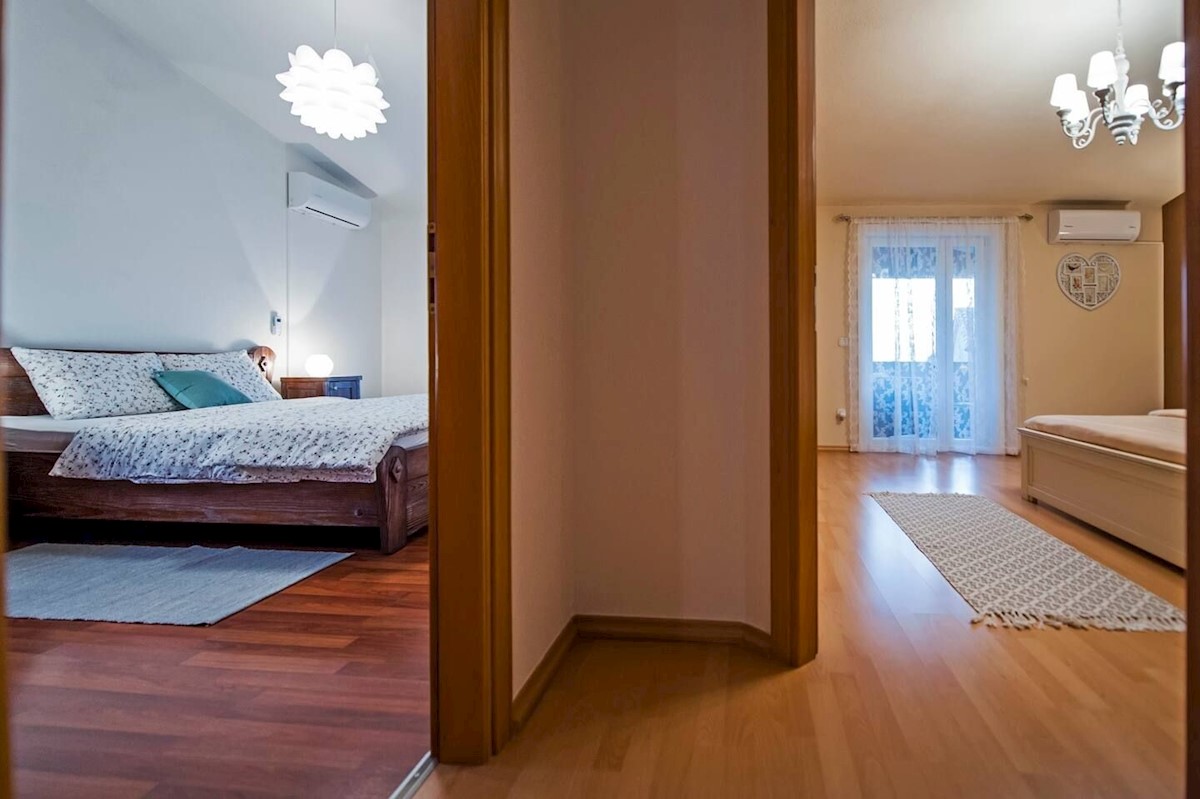 PARENZO DINTORNI - CASA A SCHIERA  IN VENDITA