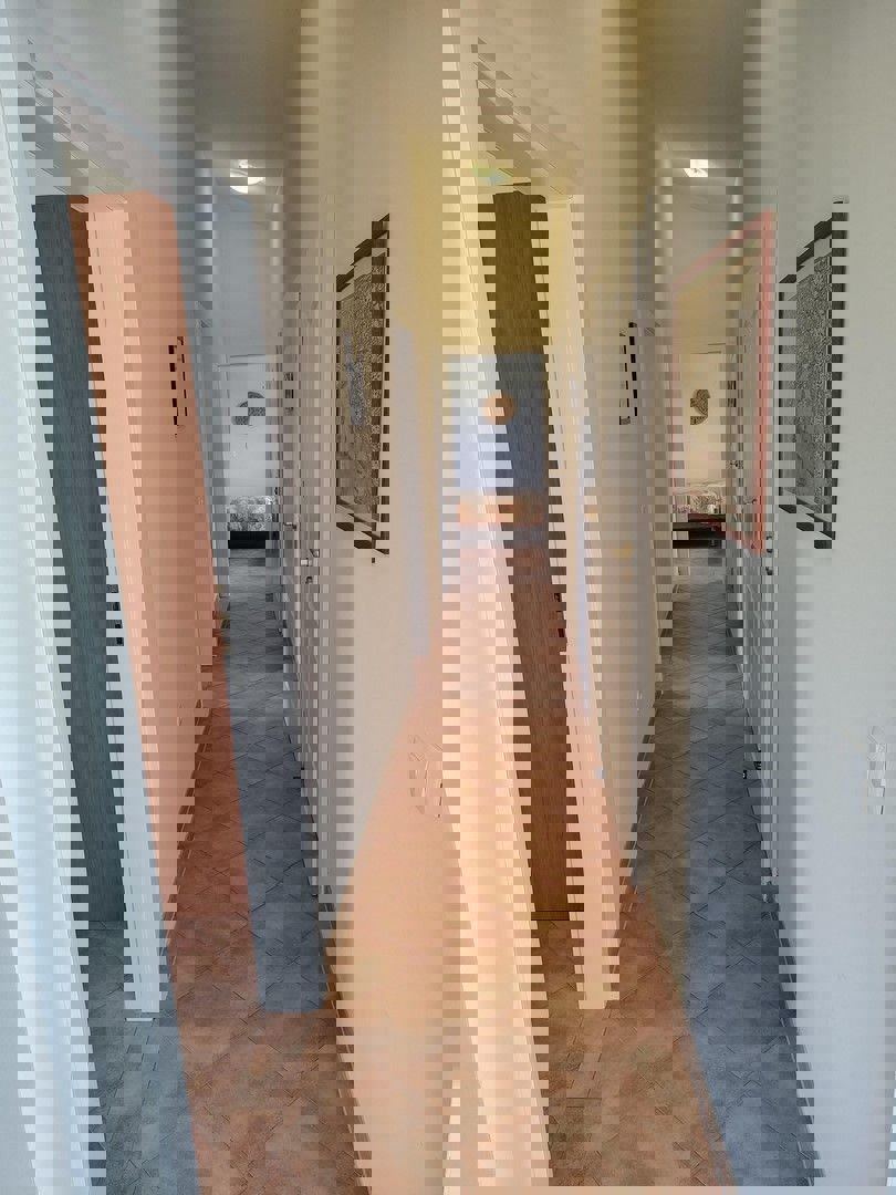 KAŠTELIR - CASA CON PISCINA IMMERSA NEL VERDE